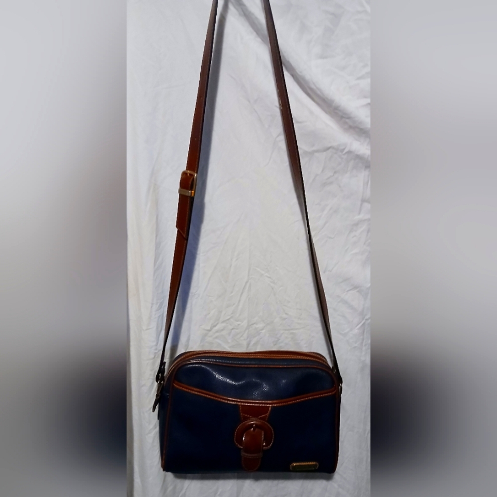 Vintage Leather WOMENS CARRYLAND PURSE WITH LONG STRAP